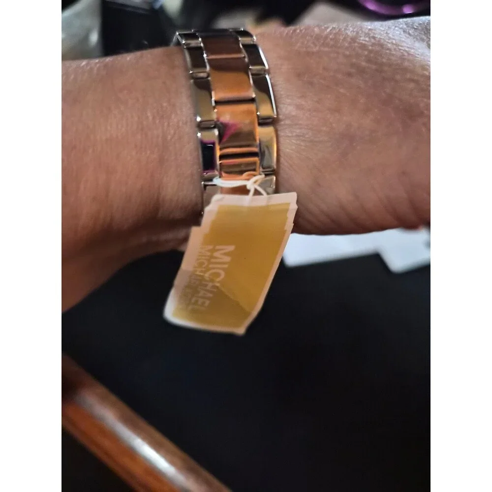 Michael Kors MK-4621 Pave Two Tone Rose Gold Watch  needs battery